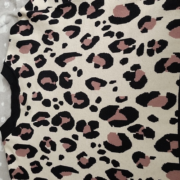 EVRI leapord print pullover crew neck sweater size 1X pink and black - Picture 5 of 6